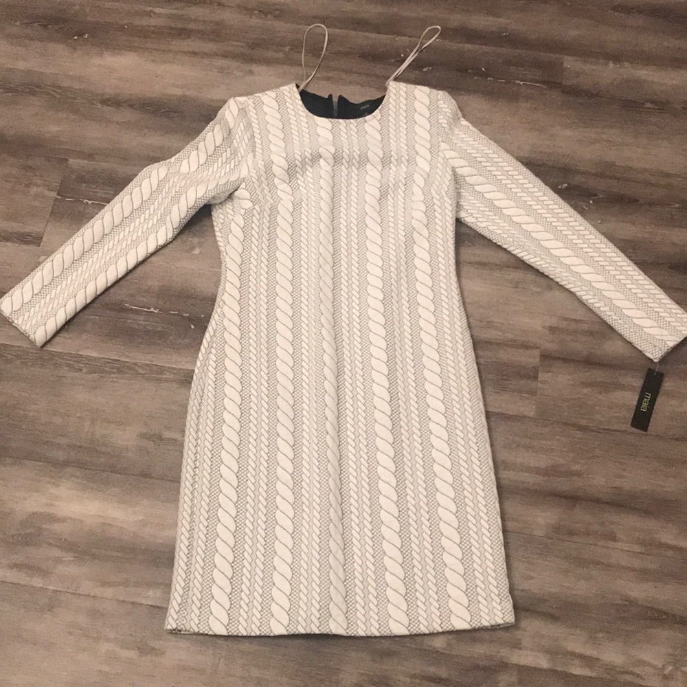 Patterned white and black dress